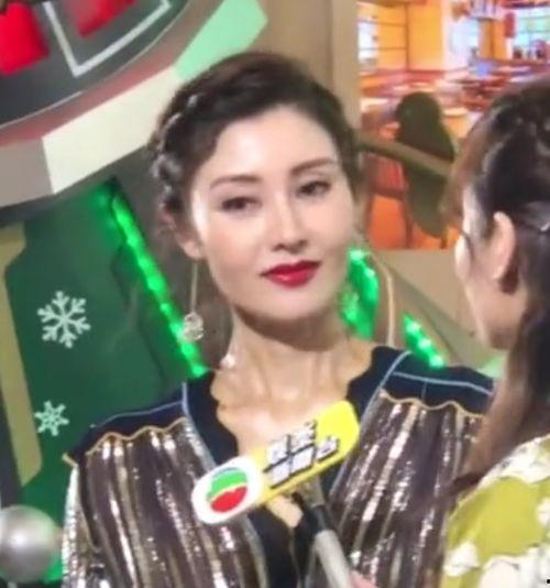 娱乐吃瓜老少女视频,老少女吃瓜视频背后的精彩故事